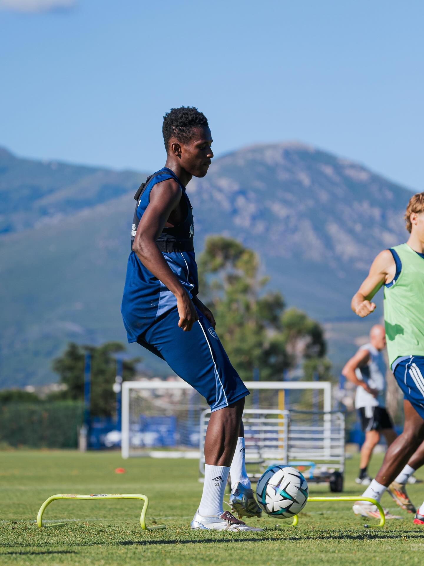 Blessure de Yahya Bathily confirmée : rupture des ligaments croisés